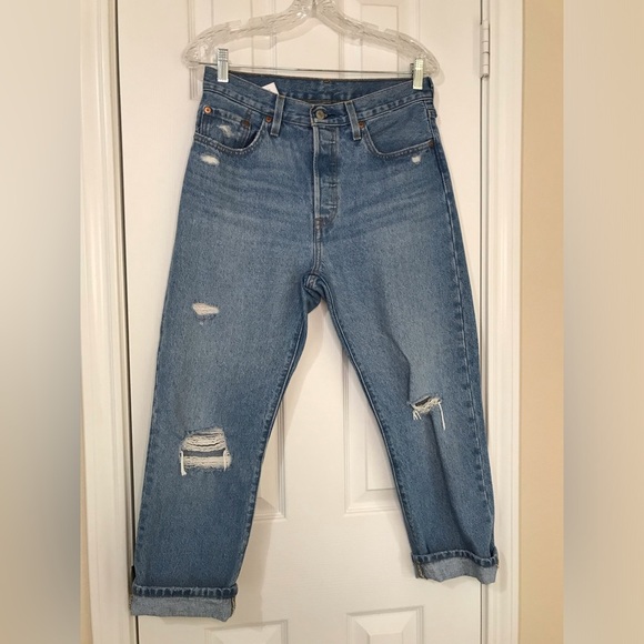 Levi's Classic 501 Button Fly Distressed Jeans - Picture 2 of 10